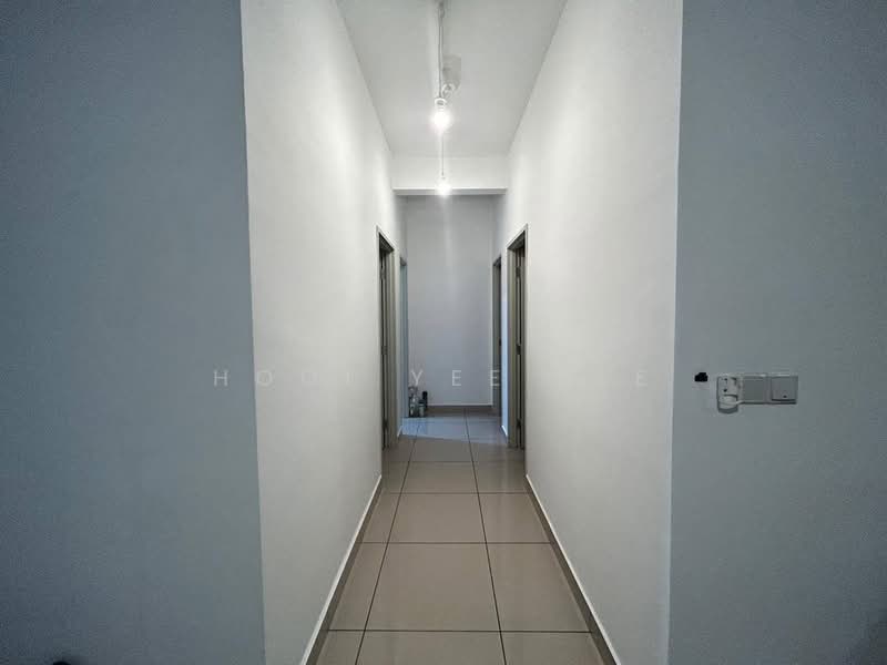 Service Residence for Sale at Meridin Bayvue Serviced Apartment - Hooi Yee Lee - Corridor - PropertyGuru.com.my