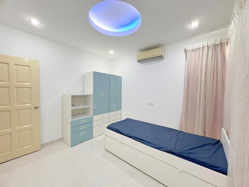 For Sale - Regency Heights Condo