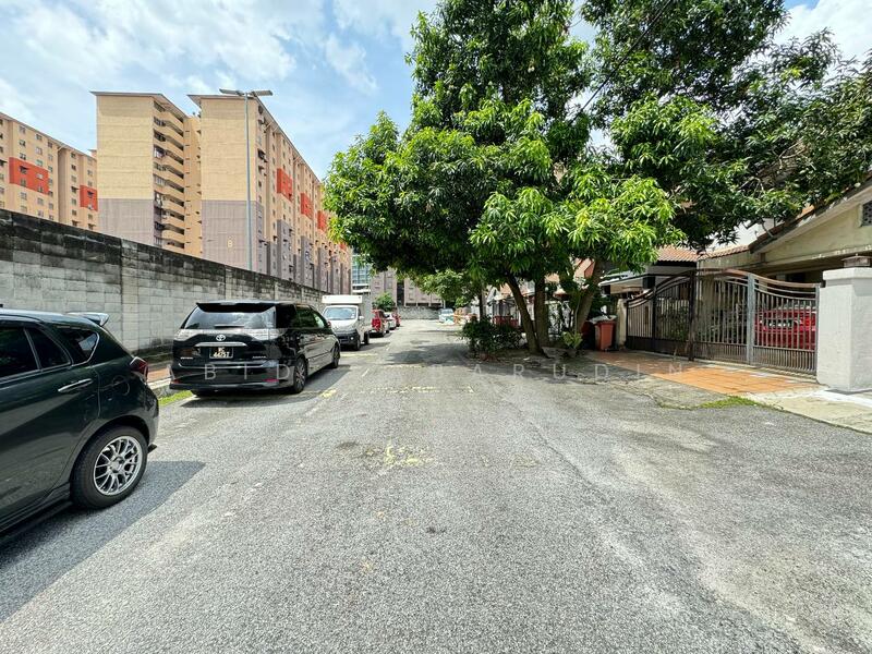 Untuk Dijual - Renovated 2 Storey End Lot Terrace @ Kelana Idaman PJU 1, Ara Damansara