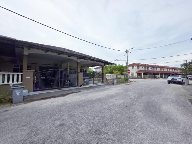 Untuk Dijual - Single Storey Terrace Corner Lot Jalan Wira Jaya, Taman Wira Jaya, Parit Raja, Batu Pahat, Johor.
