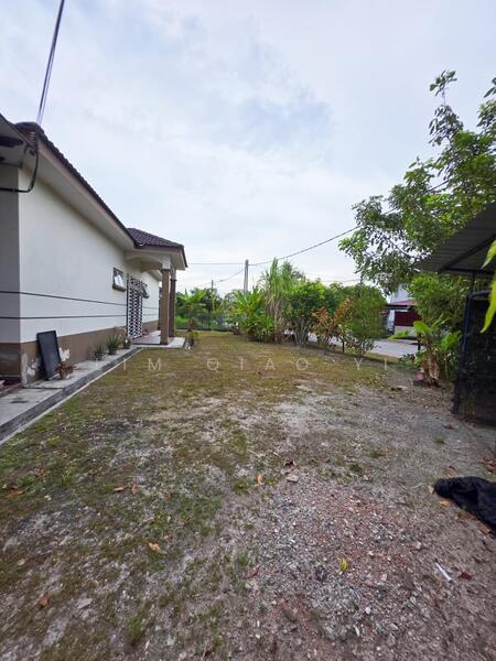 Untuk Dijual - Single Storey Terrace Corner Lot Jalan Wira Jaya, Taman Wira Jaya, Parit Raja, Batu Pahat, Johor.