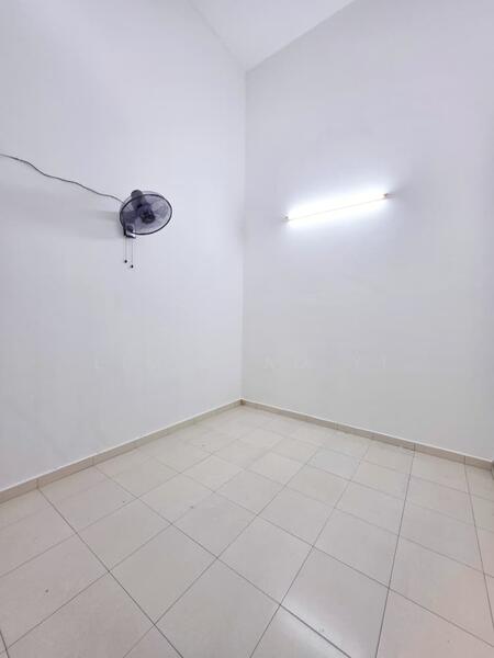 Untuk Dijual - Single Storey Terrace Corner Lot Jalan Wira Jaya, Taman Wira Jaya, Parit Raja, Batu Pahat, Johor.