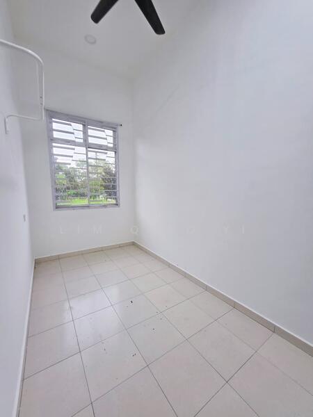 Untuk Dijual - Single Storey Terrace Corner Lot Jalan Wira Jaya, Taman Wira Jaya, Parit Raja, Batu Pahat, Johor.