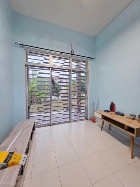 Untuk Dijual - Single Storey Terrace Corner Lot Jalan Wira Jaya, Taman Wira Jaya, Parit Raja, Batu Pahat, Johor.