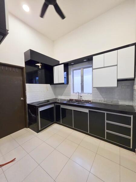 Untuk Dijual - Single Storey Terrace Corner Lot Jalan Wira Jaya, Taman Wira Jaya, Parit Raja, Batu Pahat, Johor.