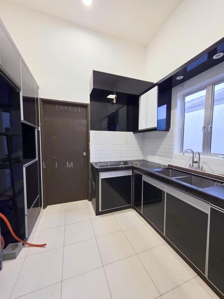 Untuk Dijual - Single Storey Terrace Corner Lot Jalan Wira Jaya, Taman Wira Jaya, Parit Raja, Batu Pahat, Johor.