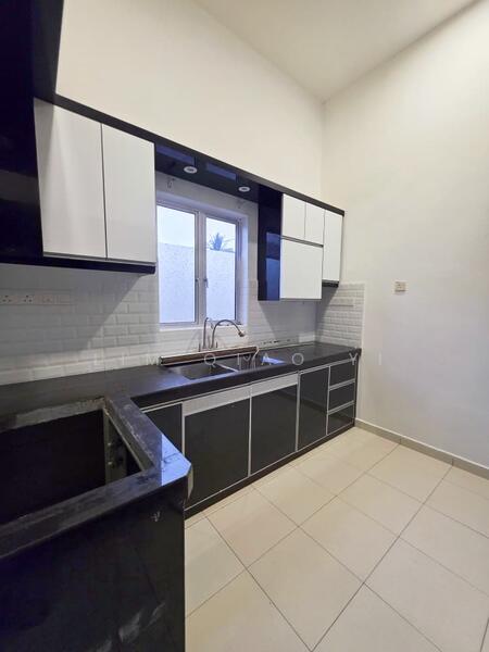 Untuk Dijual - Single Storey Terrace Corner Lot Jalan Wira Jaya, Taman Wira Jaya, Parit Raja, Batu Pahat, Johor.