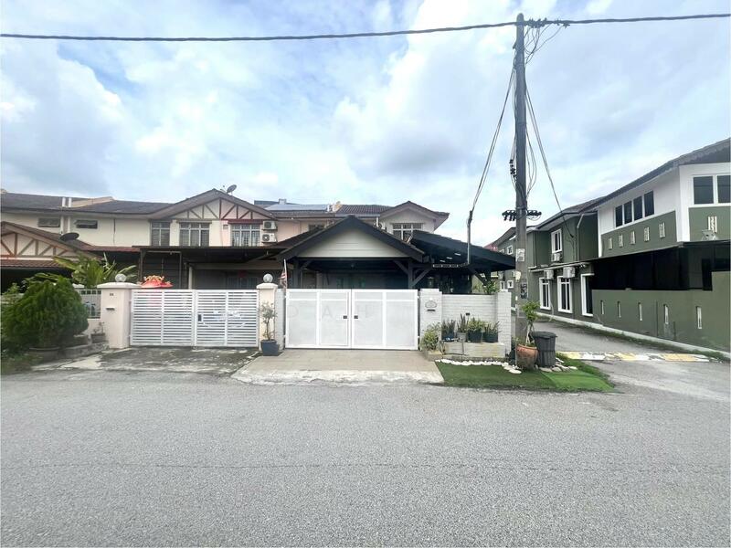 ????Renovated & Extended????Facing Open & Playground[End Lot] Double Storey Terrace Taman Putra Perd