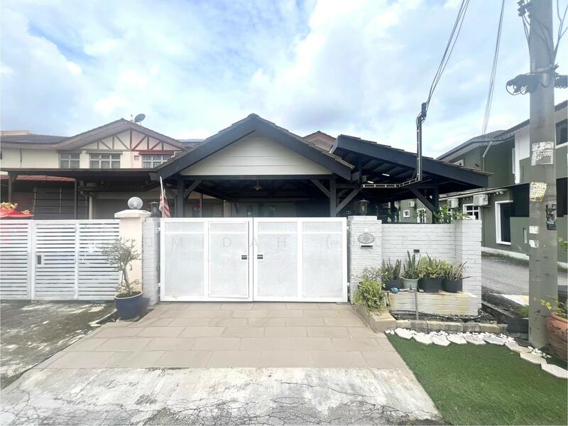 ????Renovated & Extended????Facing Open & Playground[End Lot] Double Storey Terrace Taman Putra Perd