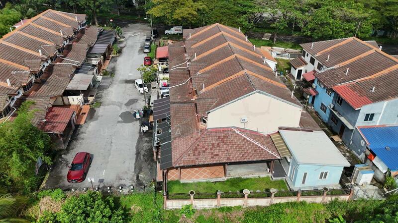 CORNER LOT END ROAD.DOUBLE STOREY TERRACE HOUSEJALAN DESA MEWAH 20.TAMAN DESA MEWAH, SEMENYIH.