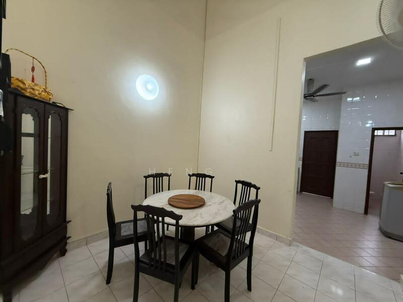 For Rent - Molek Moleks