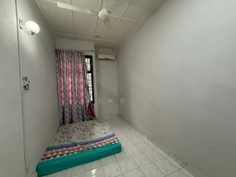 For Rent - Molek Moleks