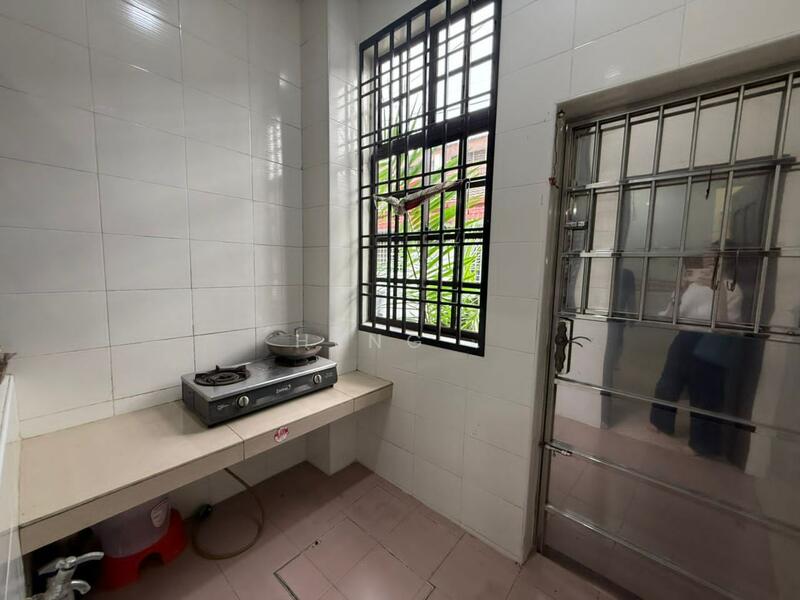 For Rent - Molek Moleks