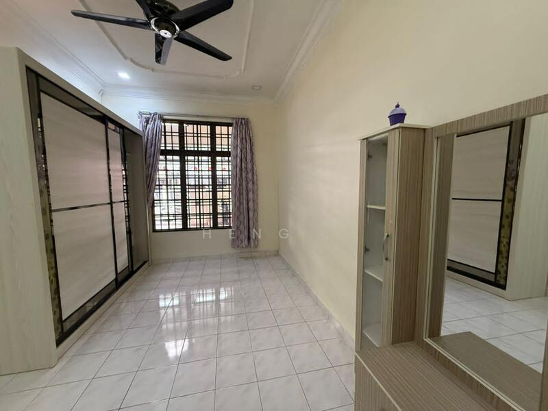 For Rent - Molek Moleks