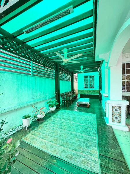 2.5 Storey Semi-D D’Kayangan Seksyen 13 Shah Alam    • FULLY FURNISHED????????    • FULLY EXTENDED??