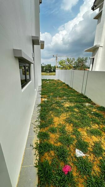 For Sale - Semi-Detached House at Sejati Residences