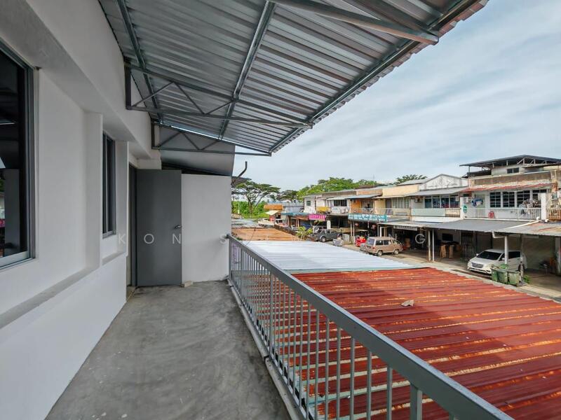 For Rent - First Floor Intermediate Shophouse For Rent Located at 3 mile, Lorong Datuk Tawi Sli