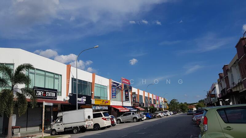 For Sale - [Taman Pelangi Semenyih 2 ] Ample Carpark