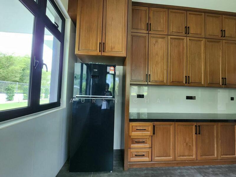 Untuk Disewa - Country Residency