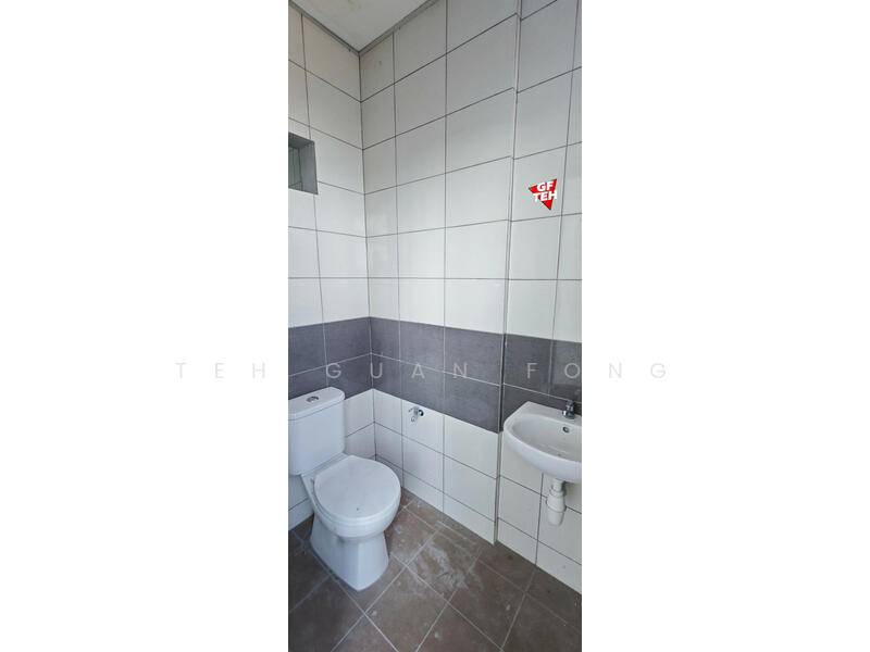 For Sale - 1.5 Storey Warehouse | Chain Ferry | Near Bagan Baru