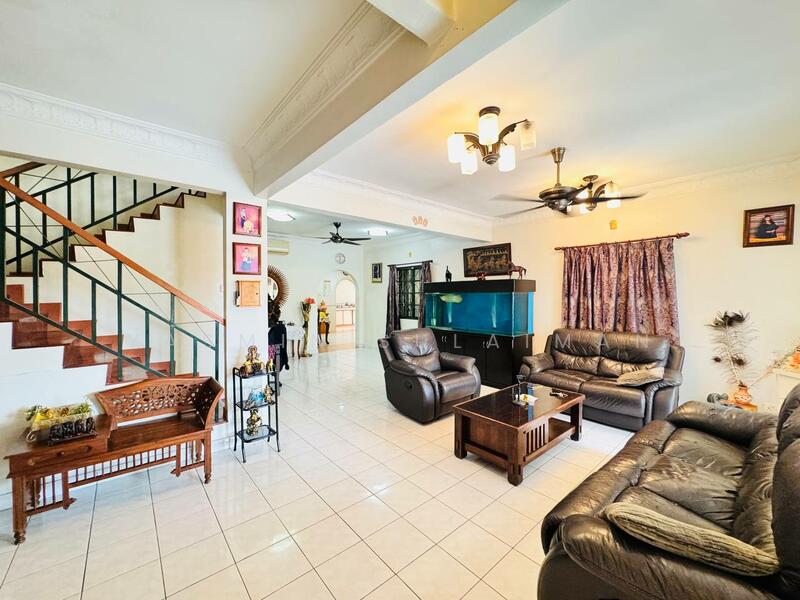 For Sale - END LOT Double Storey Terrace Kota Damansara