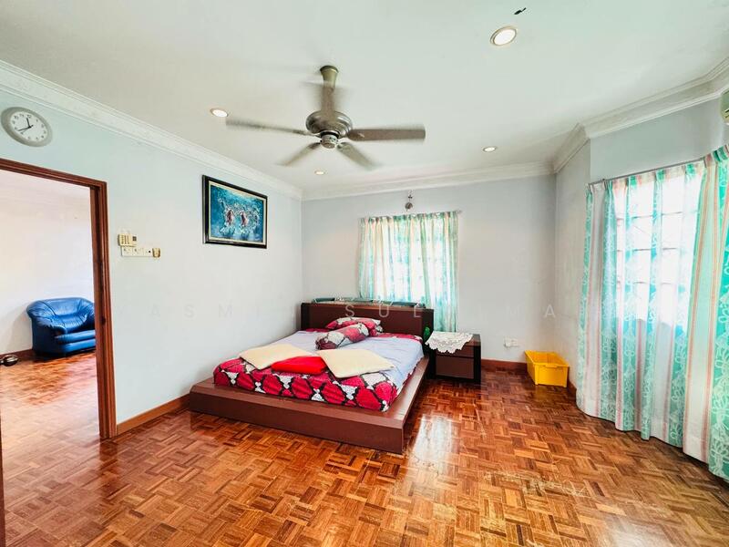 For Sale - END LOT Double Storey Terrace Kota Damansara