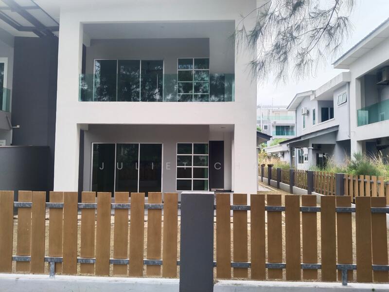 For Sale - 2 Storeys Semi Detached, Marina Island