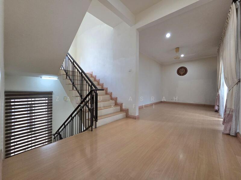 For Sale - Bangi RENOVATED 2.5 Storey Semi D Puncak Bangi Bandar Baru Bangi