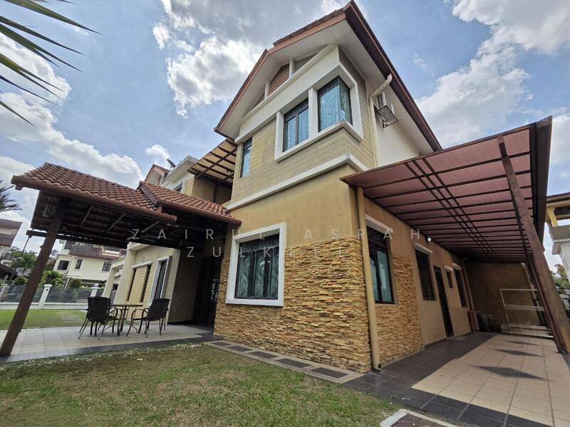 For Sale - Bangi RENOVATED 2.5 Storey Semi D Puncak Bangi Bandar Baru Bangi