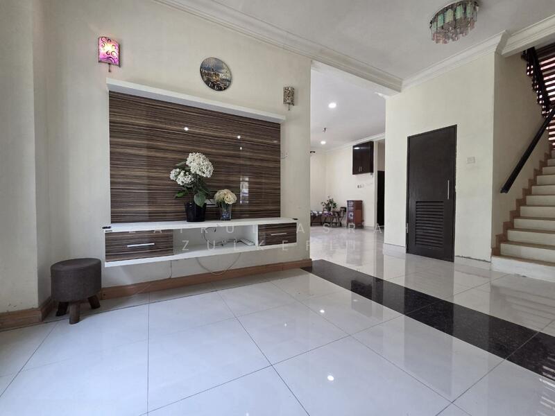 For Sale - Bangi RENOVATED 2.5 Storey Semi D Puncak Bangi Bandar Baru Bangi