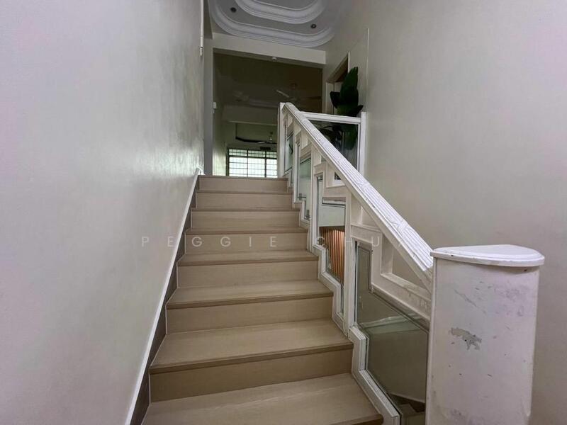 For Sale - Ros Merah