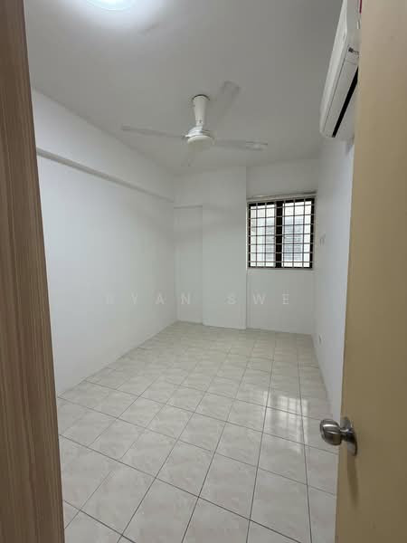 Apartment for Sale at Bougainvilla - Ryan Swe - Interior - PropertyGuru.com.my