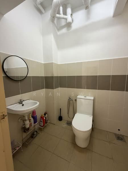 Apartment for Sale at Bougainvilla - Ryan Swe - Bathroom - PropertyGuru.com.my