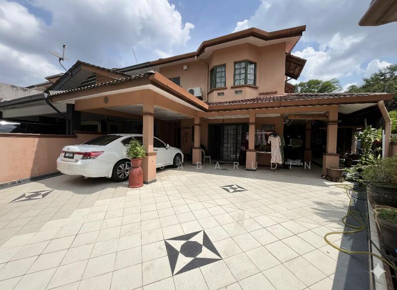 For Sale - Renovated 2 Storey End Lot Terrace @ Rimba Riang, Kota Damansara