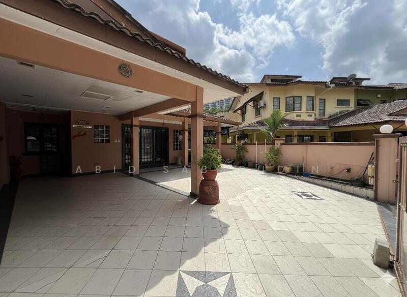 For Sale - Renovated 2 Storey End Lot Terrace @ Rimba Riang, Kota Damansara