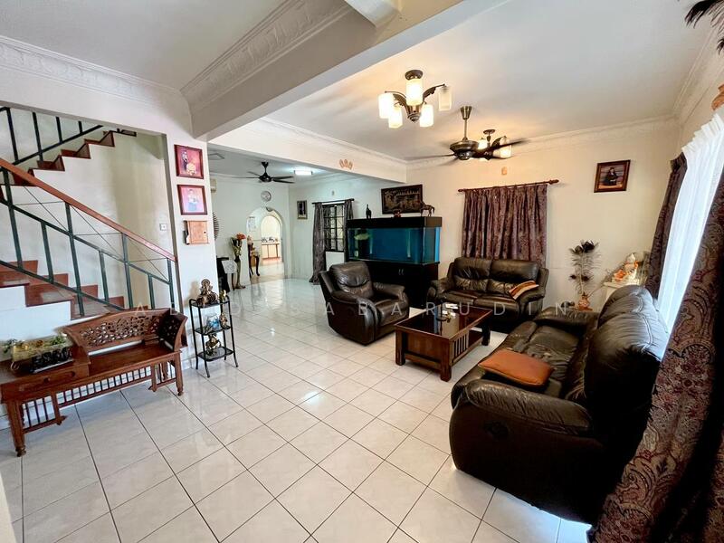 For Sale - Renovated 2 Storey End Lot Terrace @ Rimba Riang, Kota Damansara