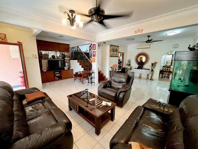 For Sale - Renovated 2 Storey End Lot Terrace @ Rimba Riang, Kota Damansara