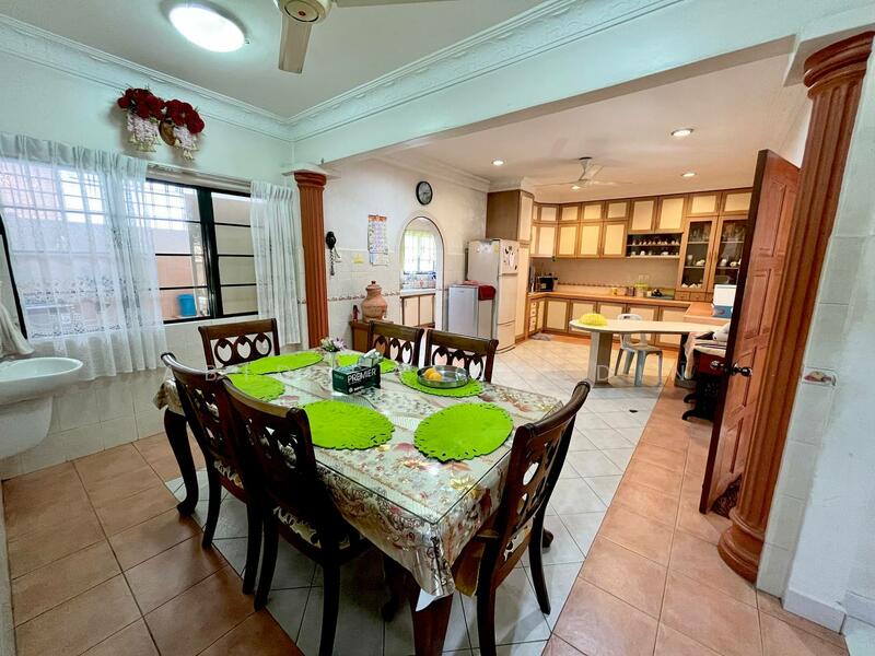 For Sale - Renovated 2 Storey End Lot Terrace @ Rimba Riang, Kota Damansara