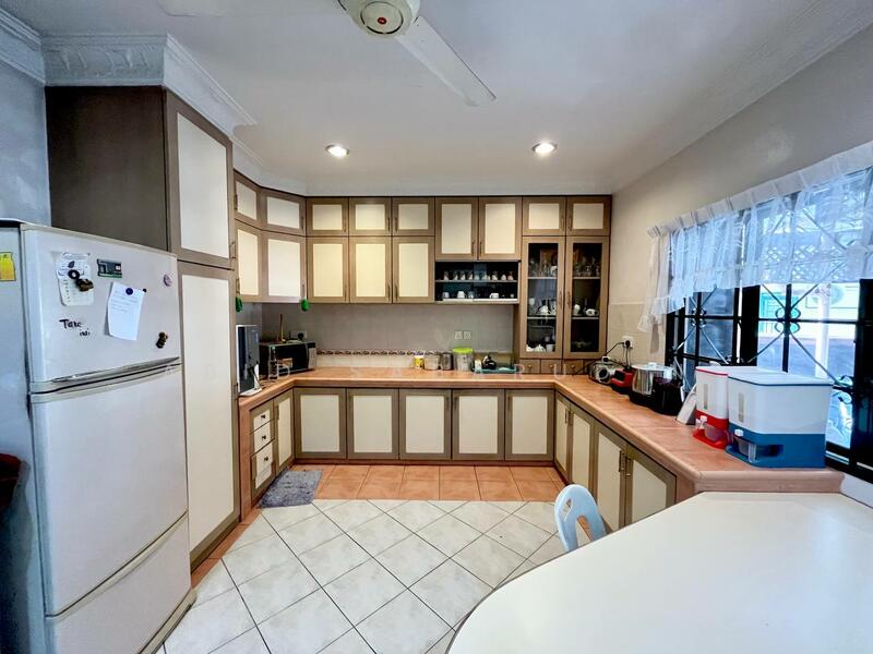 For Sale - Renovated 2 Storey End Lot Terrace @ Rimba Riang, Kota Damansara