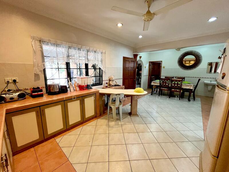 For Sale - Renovated 2 Storey End Lot Terrace @ Rimba Riang, Kota Damansara