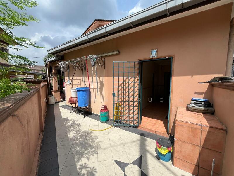 For Sale - Renovated 2 Storey End Lot Terrace @ Rimba Riang, Kota Damansara