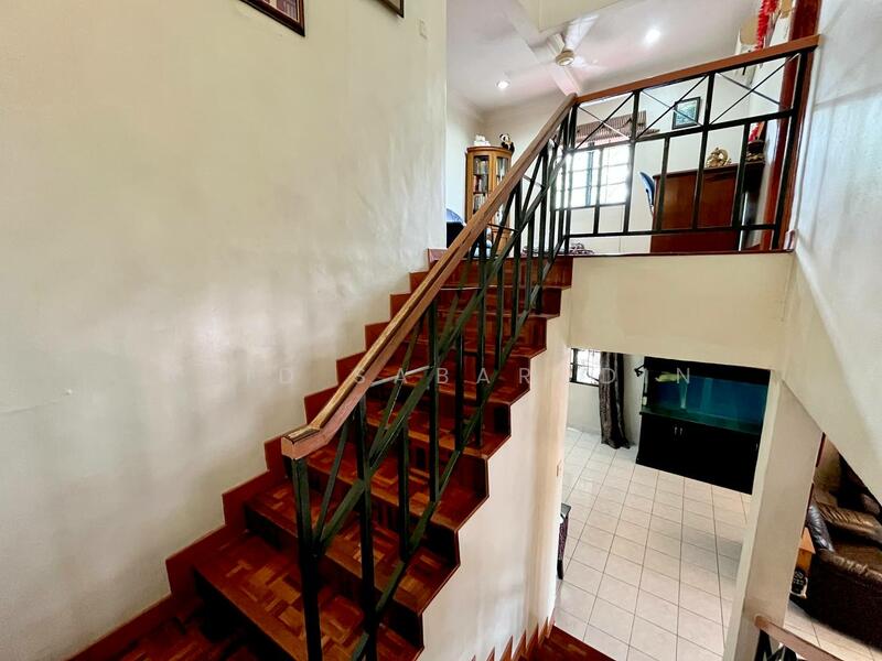 For Sale - Renovated 2 Storey End Lot Terrace @ Rimba Riang, Kota Damansara
