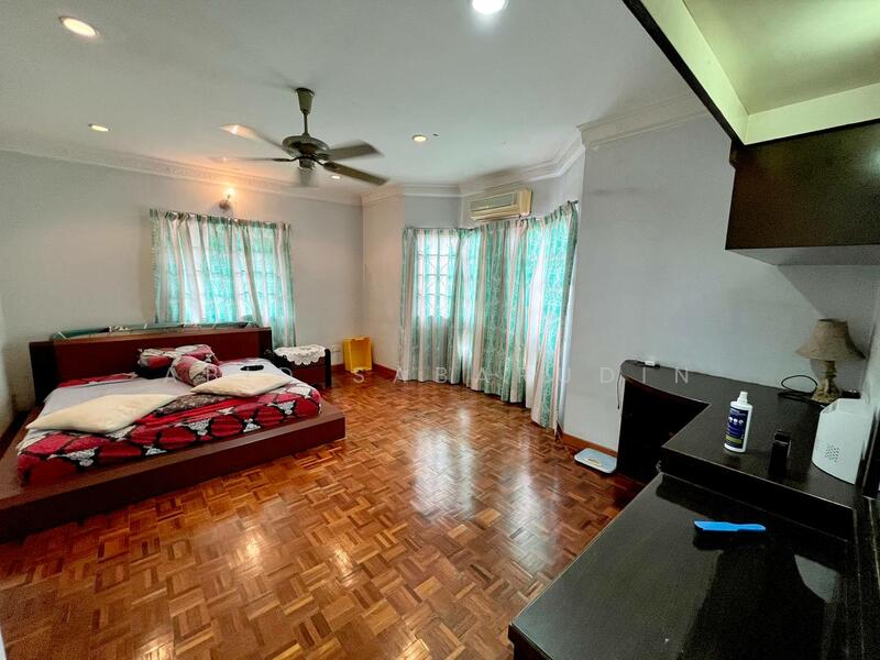 For Sale - Renovated 2 Storey End Lot Terrace @ Rimba Riang, Kota Damansara