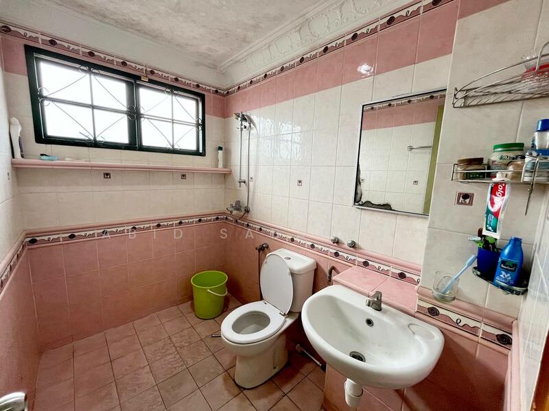 For Sale - Renovated 2 Storey End Lot Terrace @ Rimba Riang, Kota Damansara