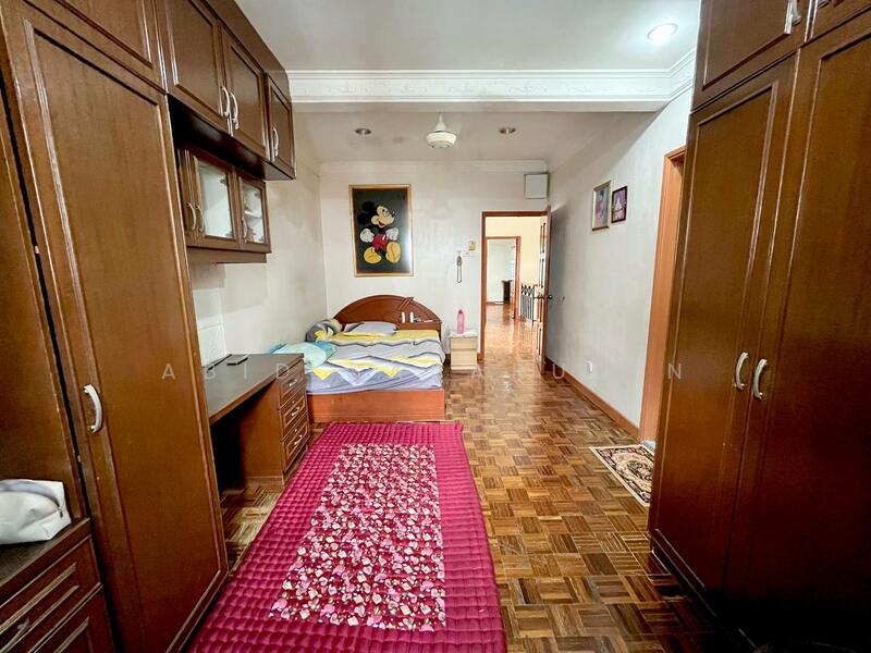 For Sale - Renovated 2 Storey End Lot Terrace @ Rimba Riang, Kota Damansara