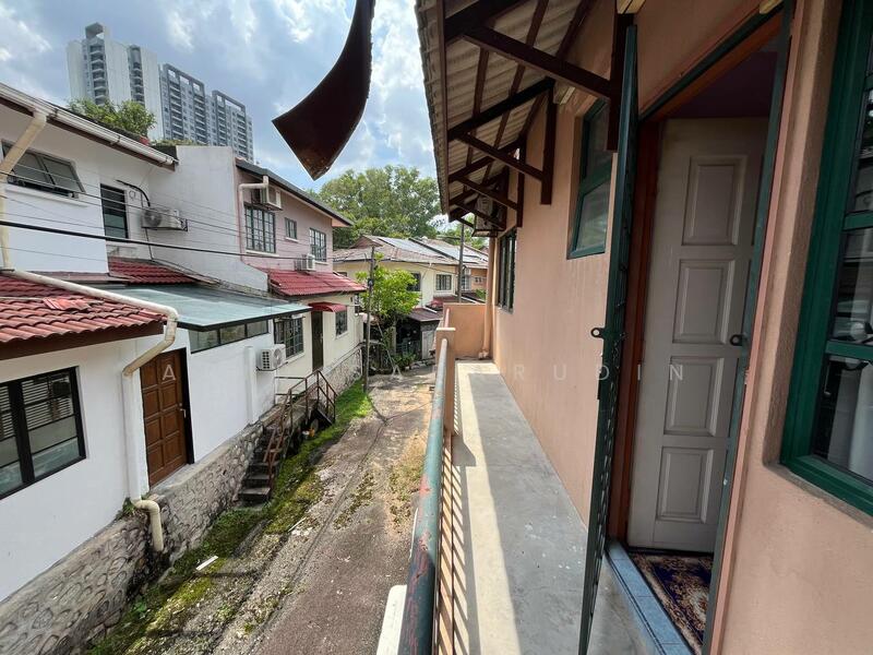 For Sale - Renovated 2 Storey End Lot Terrace @ Rimba Riang, Kota Damansara