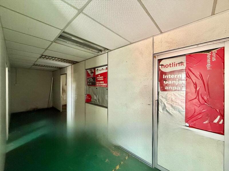 For Rent - Terrace Corner Factory at Taman Perindustrian Juru