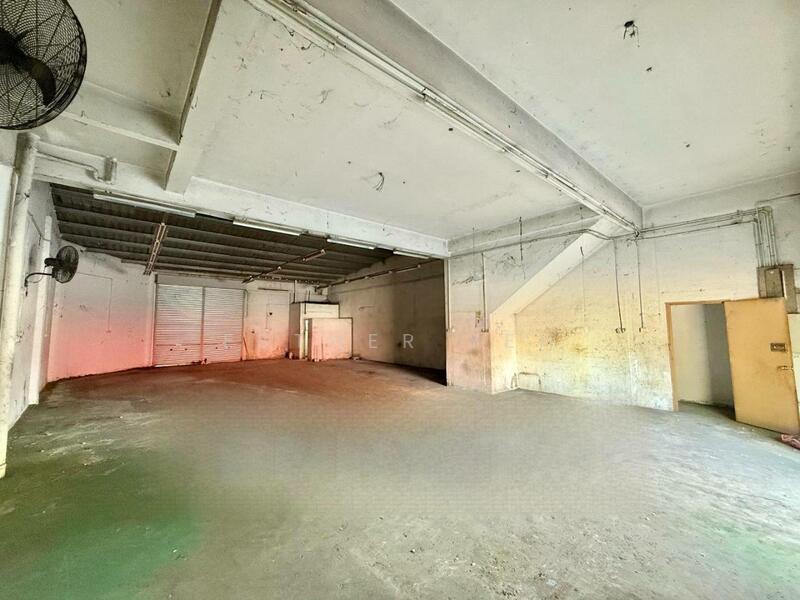 For Rent - Terrace Corner Factory at Taman Perindustrian Juru