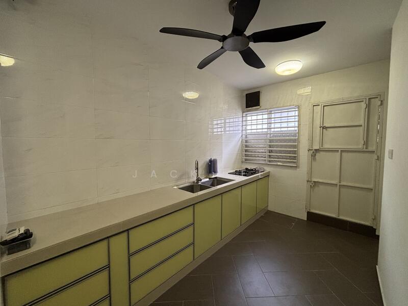 For Sale - Taman Molek 1.5 Storey Terrace Renovated For Sale