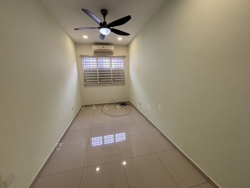 For Sale - Taman Molek 1.5 Storey Terrace Renovated For Sale